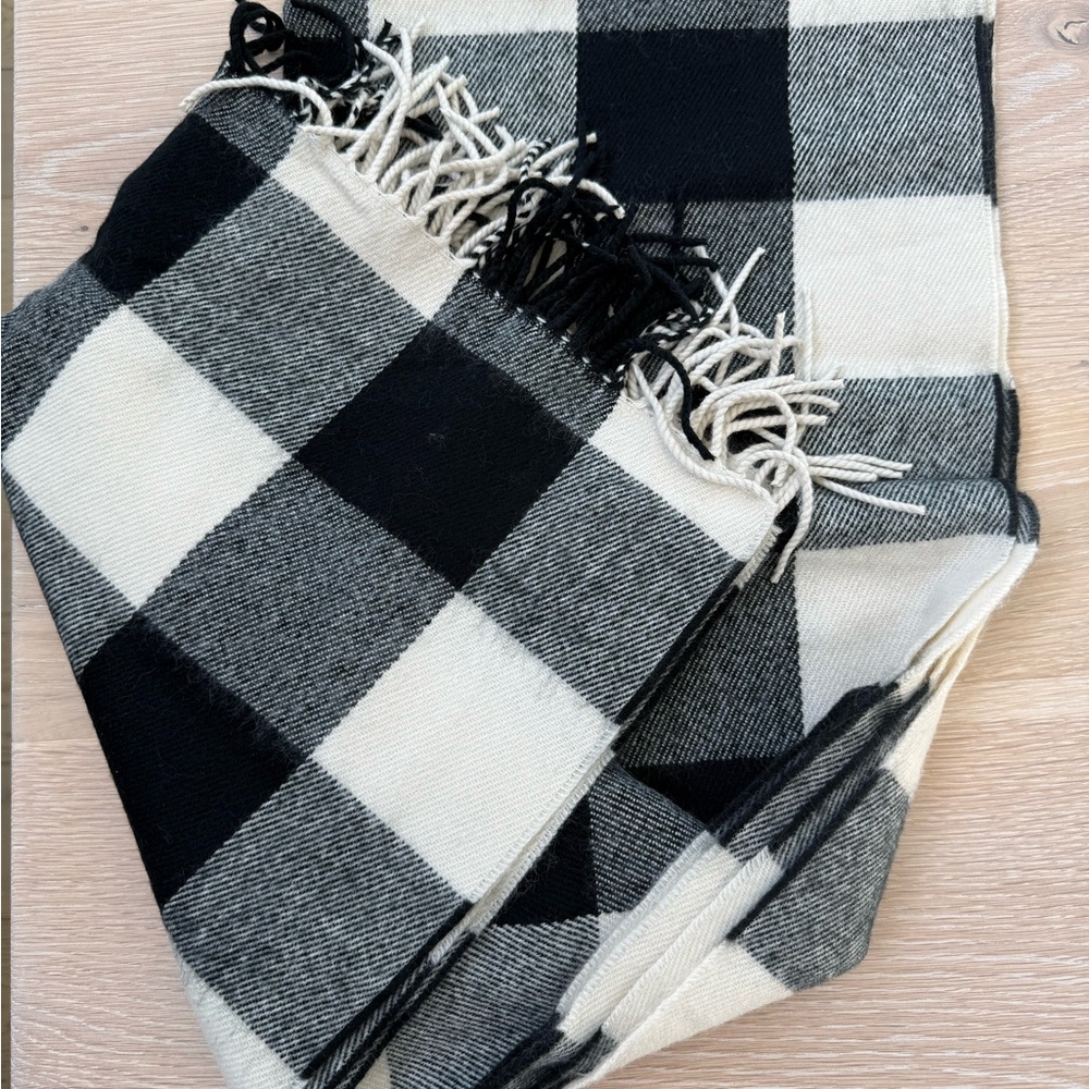 NWT J Crew Buffalo Check Black and Cream Scarf